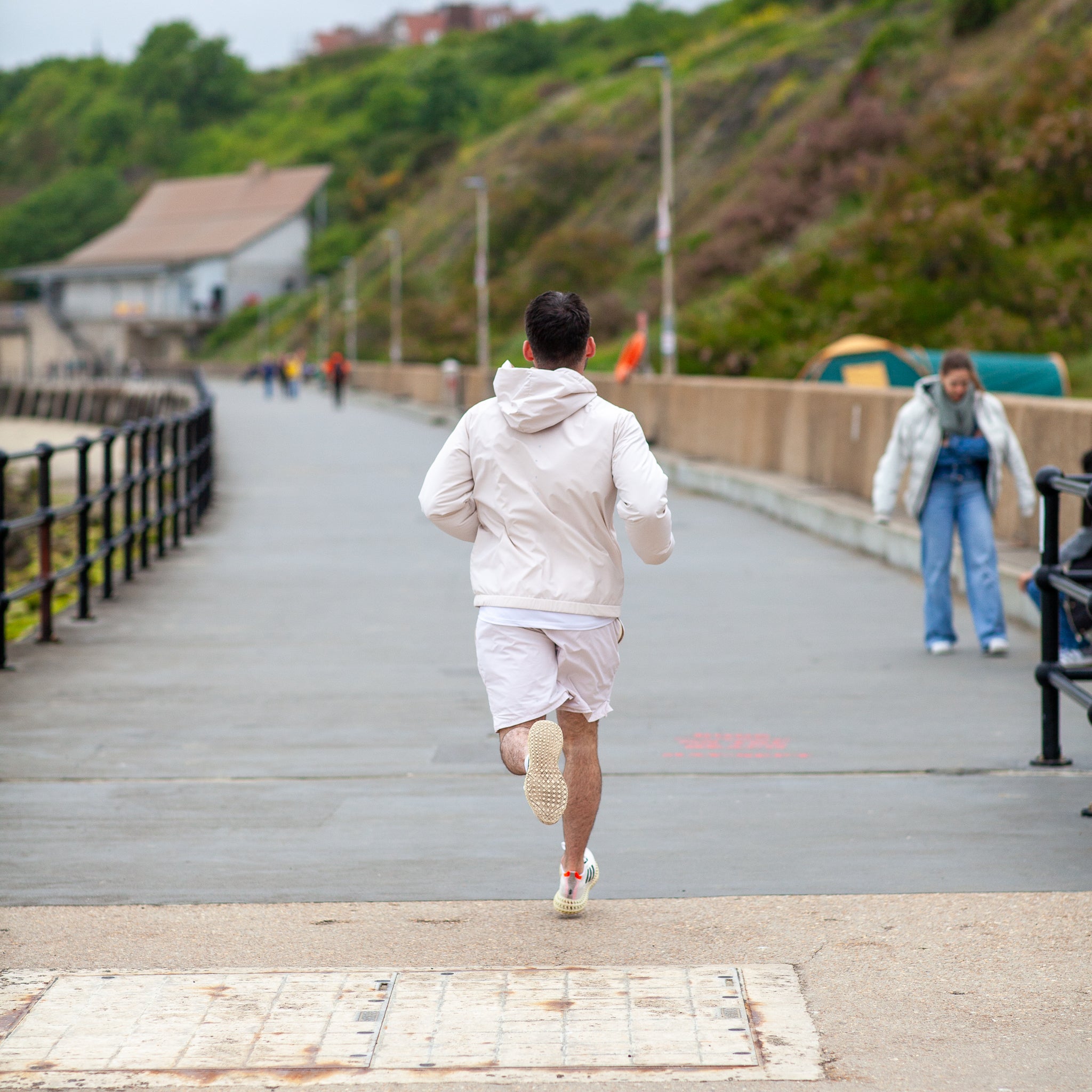 CORE JACKET TAN